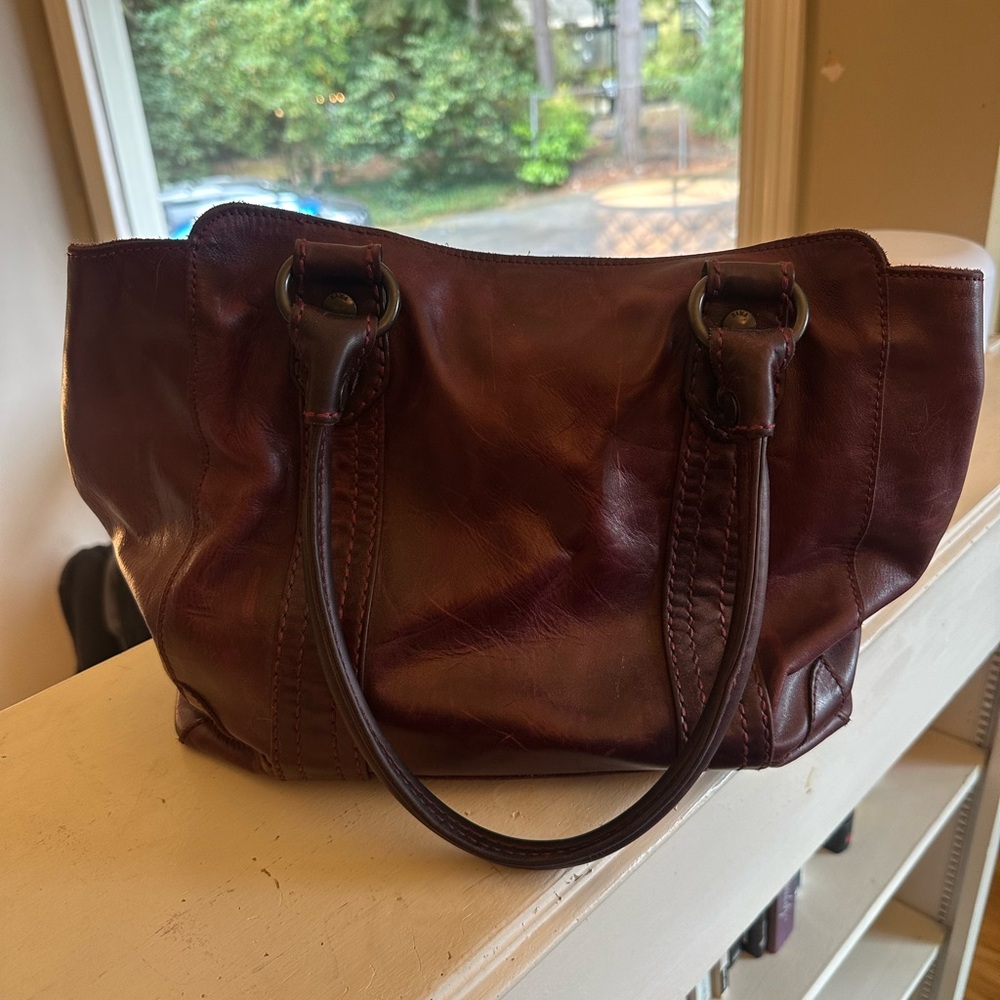 Elegant Frye Melissa Burgundy Leather Tote Bag